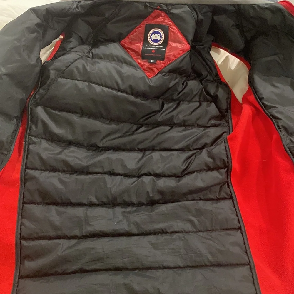 Canada Goose Red Zip Up Vest in Size L - Picture 11 of 12